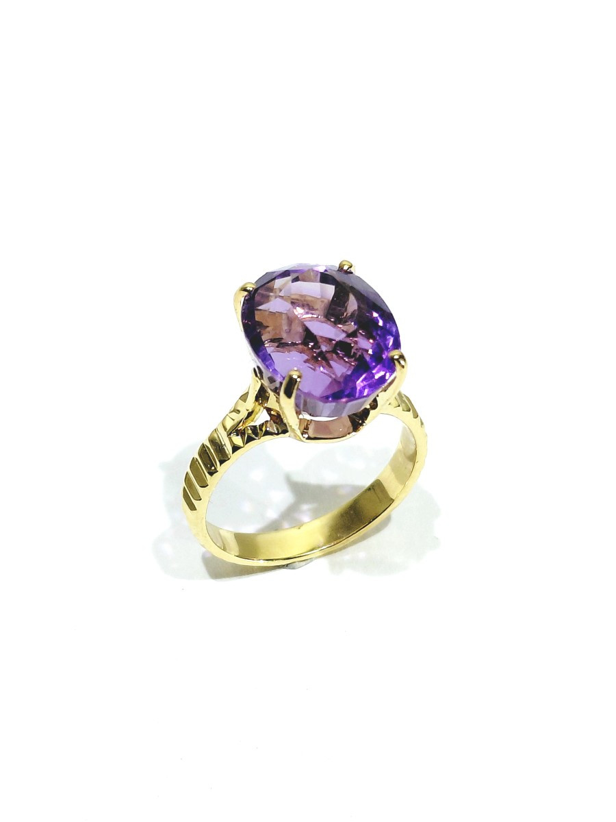 Gold And Amethyst Ring