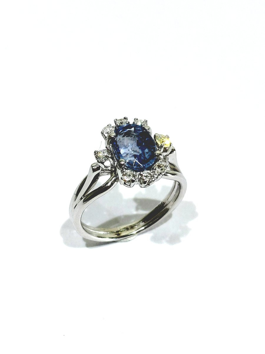 Ring In 18-carat White Gold, Sapphire And Diamonds-photo-2