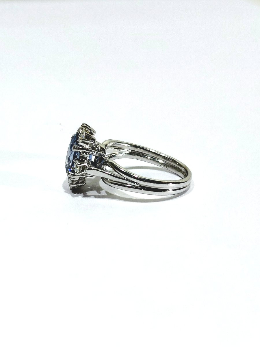 Ring In 18-carat White Gold, Sapphire And Diamonds-photo-4