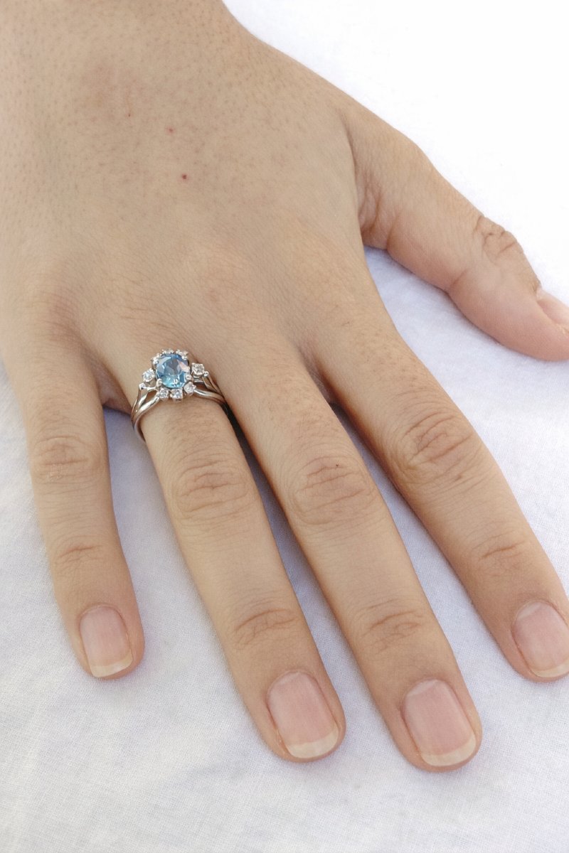 Ring In 18-carat White Gold, Sapphire And Diamonds-photo-6