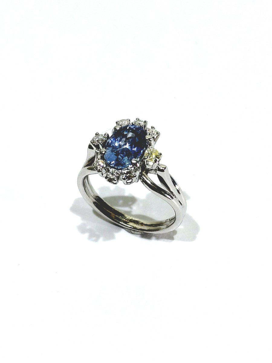 Ring In 18-carat White Gold, Sapphire And Diamonds