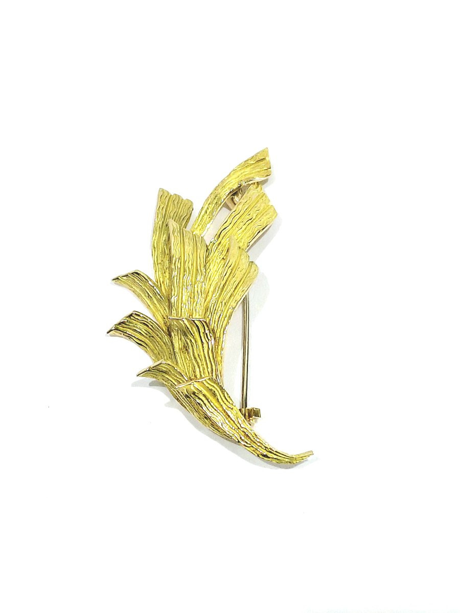 Golden Pin-photo-1