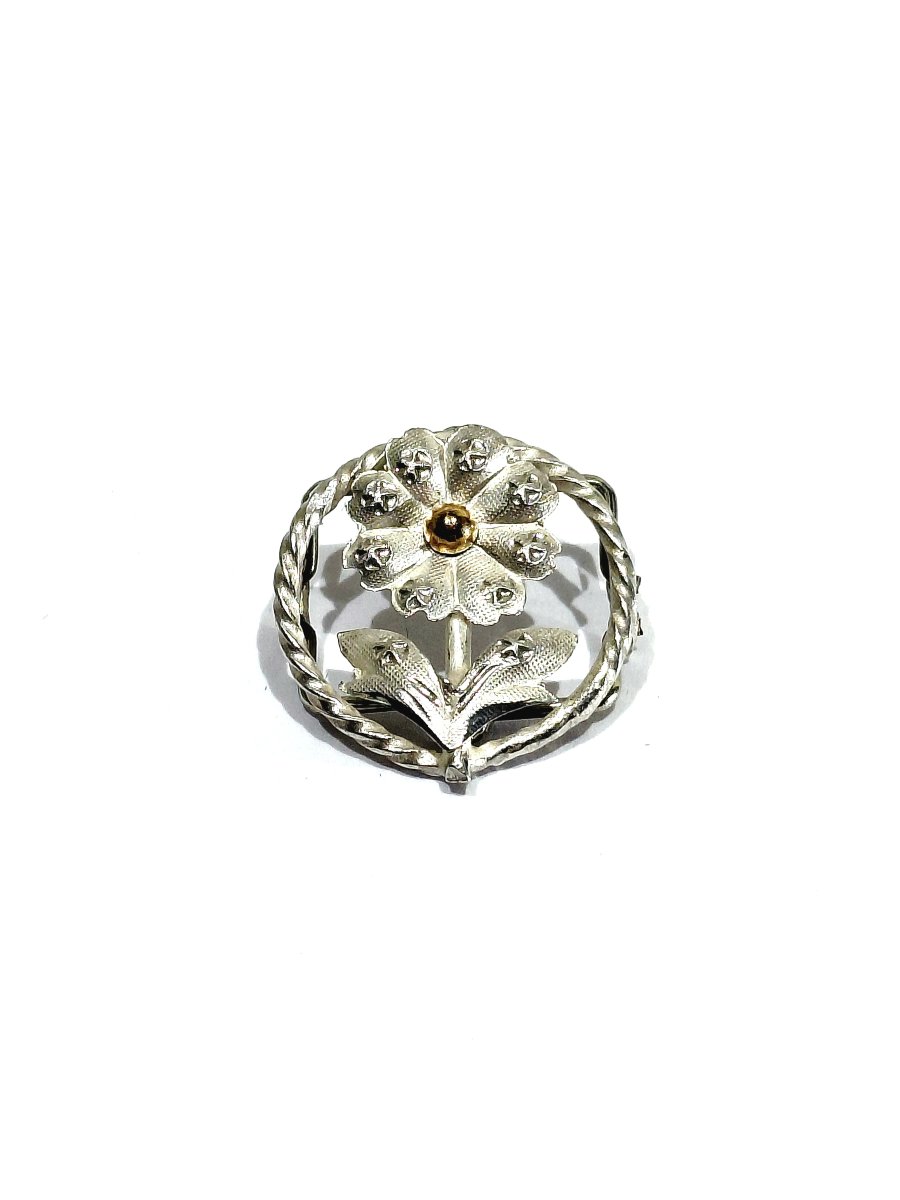 Bouton de plastron en argent à décors de fleurs