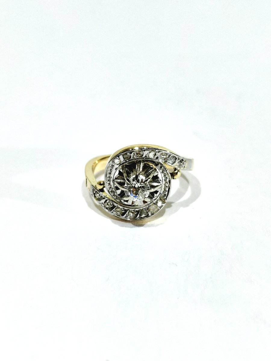 Bague tourbillon en or jaune, blanc et diamants 