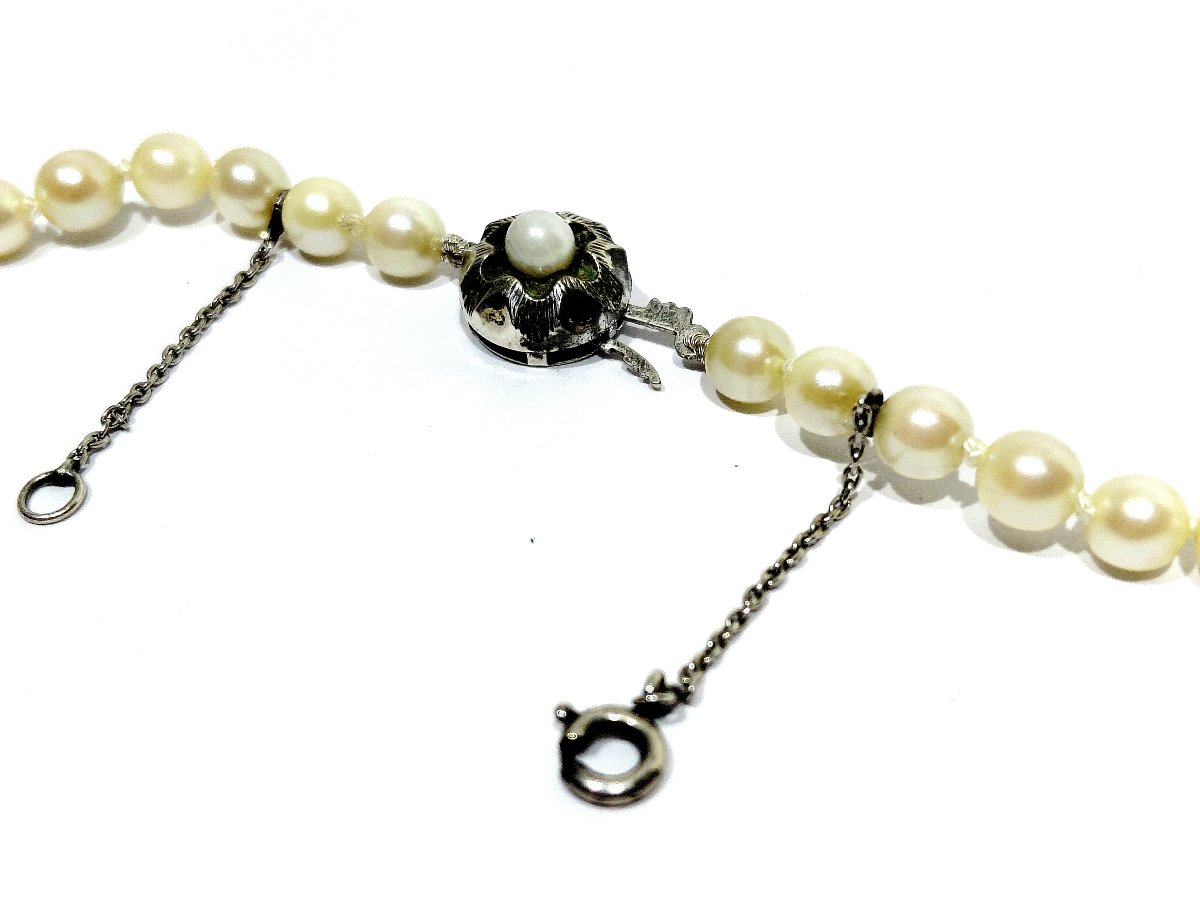 Pearl And Silver Necklace -photo-2