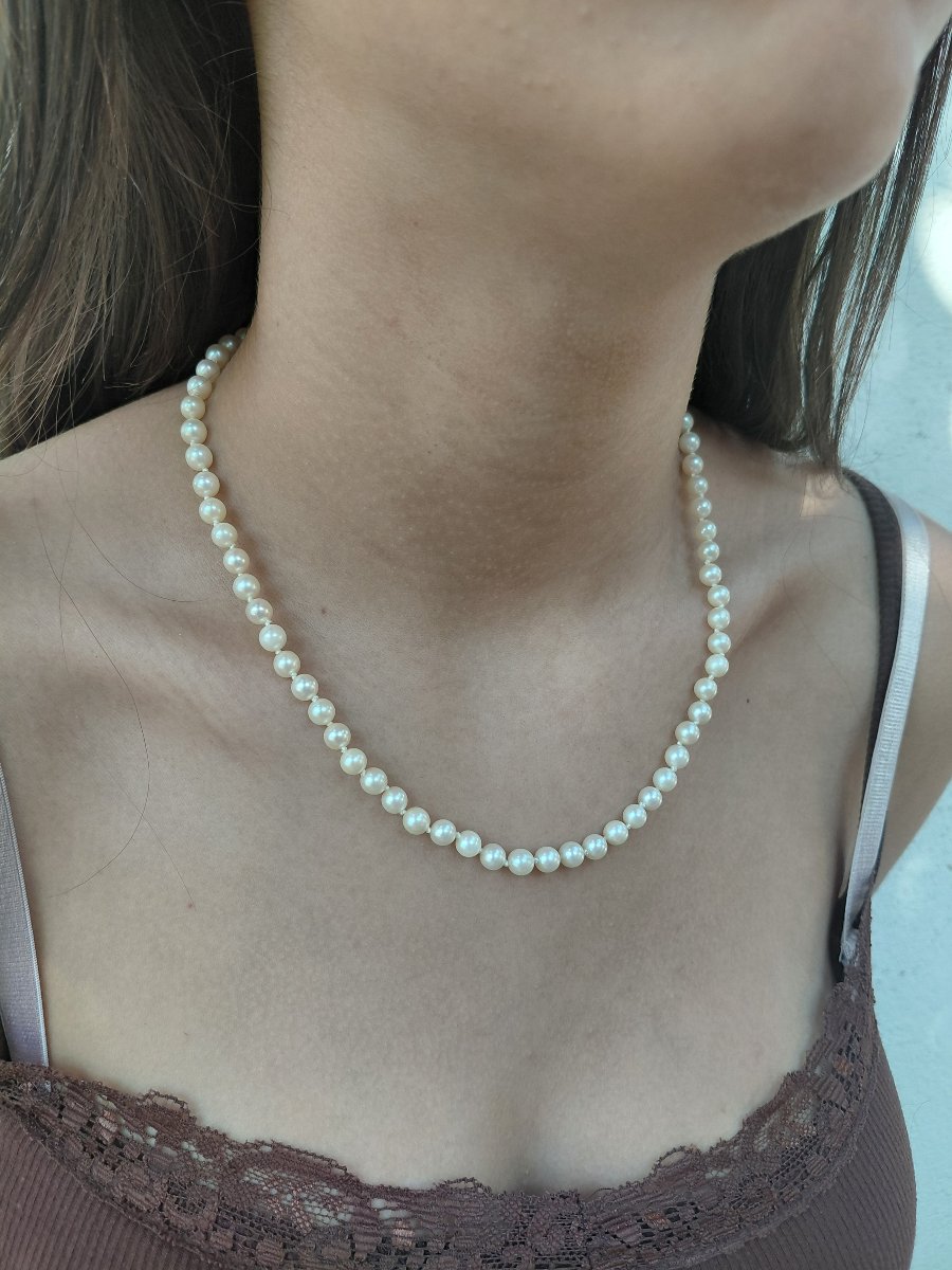 Pearl And Silver Necklace -photo-7