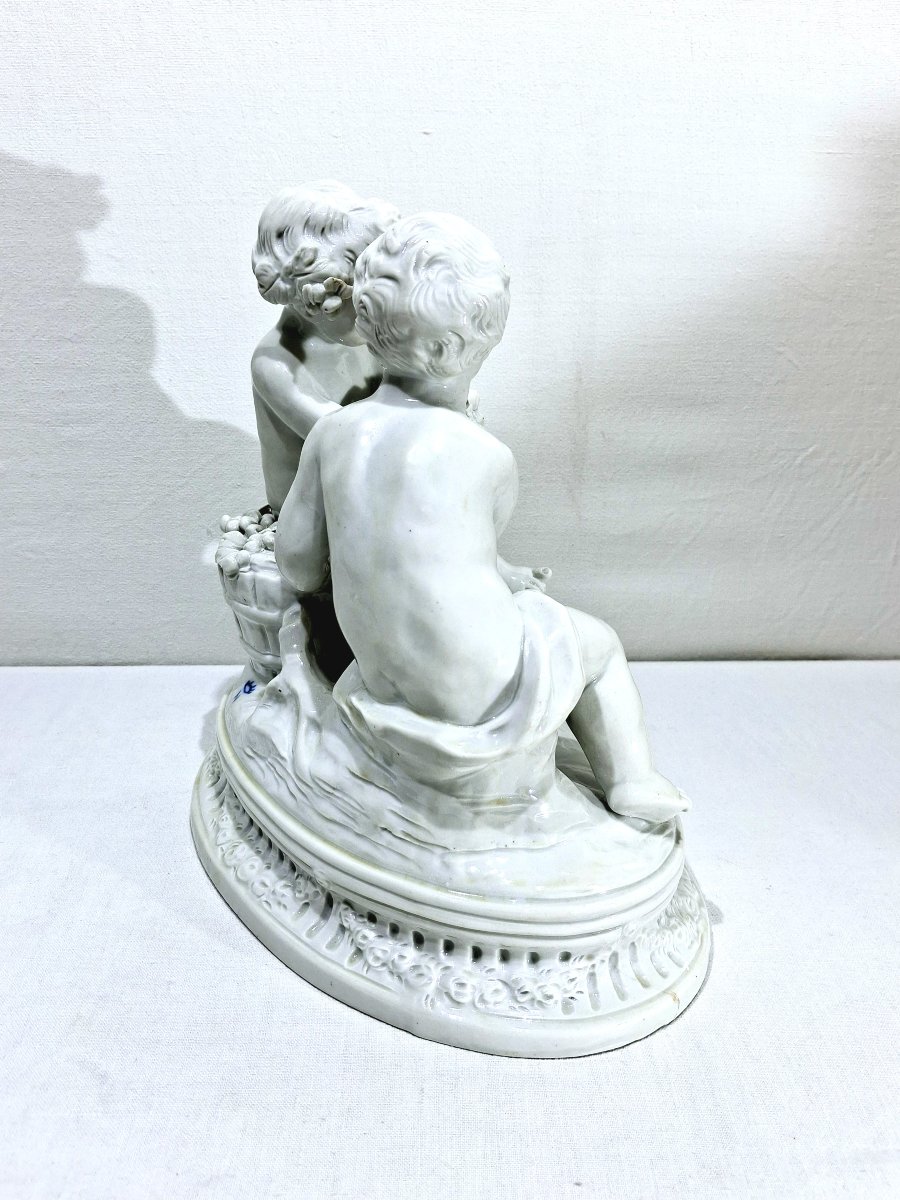 Umberto Onesto - Capodimonte Porcelain Sculpture -photo-1