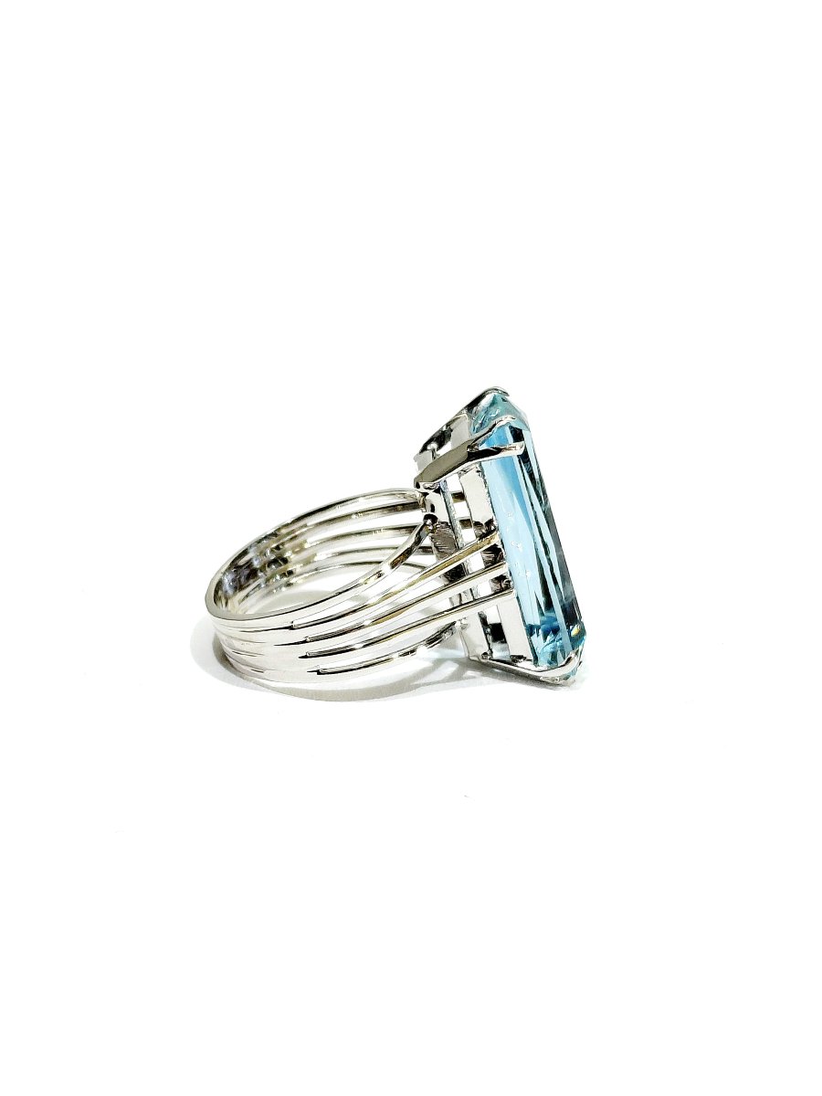 White Gold And Aquamarine Ring -photo-4