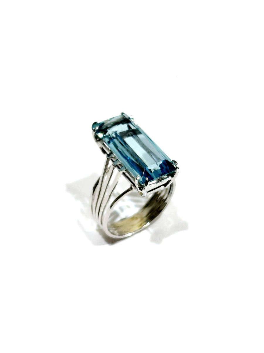 White Gold And Aquamarine Ring -photo-4