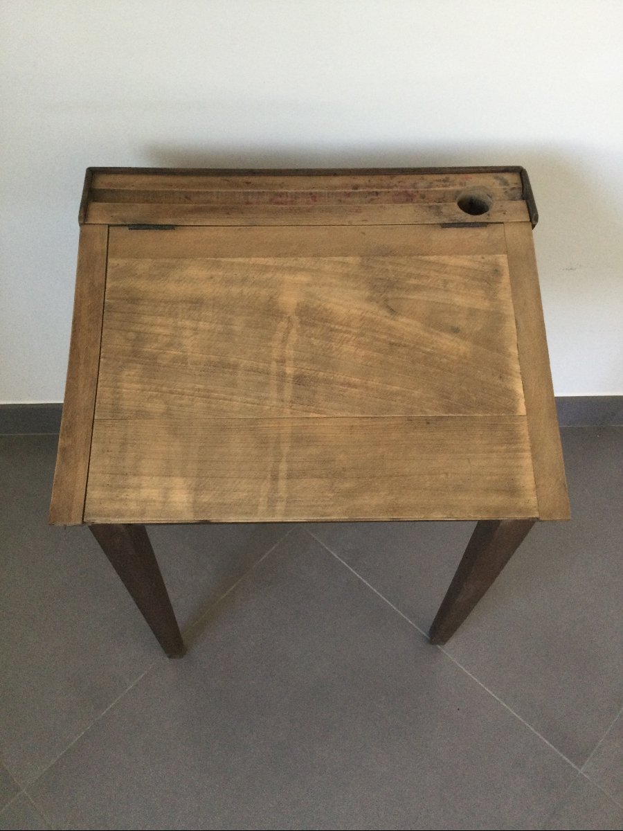 Small Children's Desk-photo-3