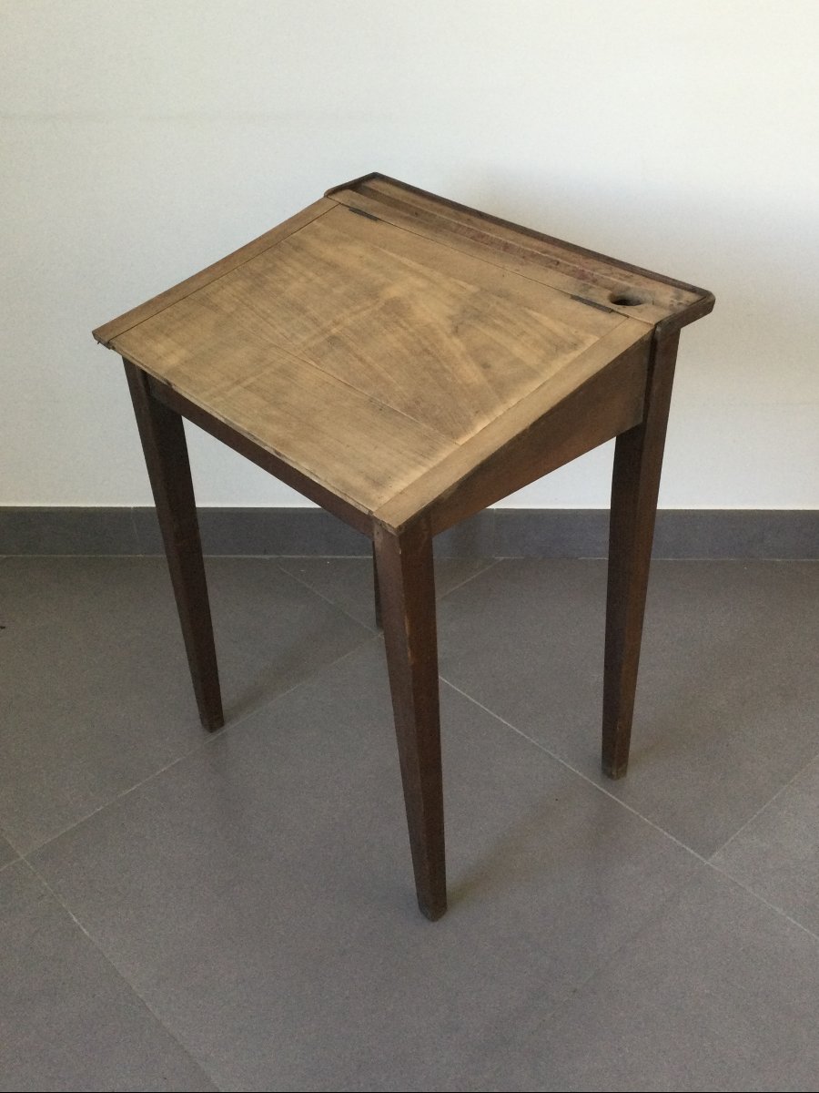 Small Children's Desk-photo-2