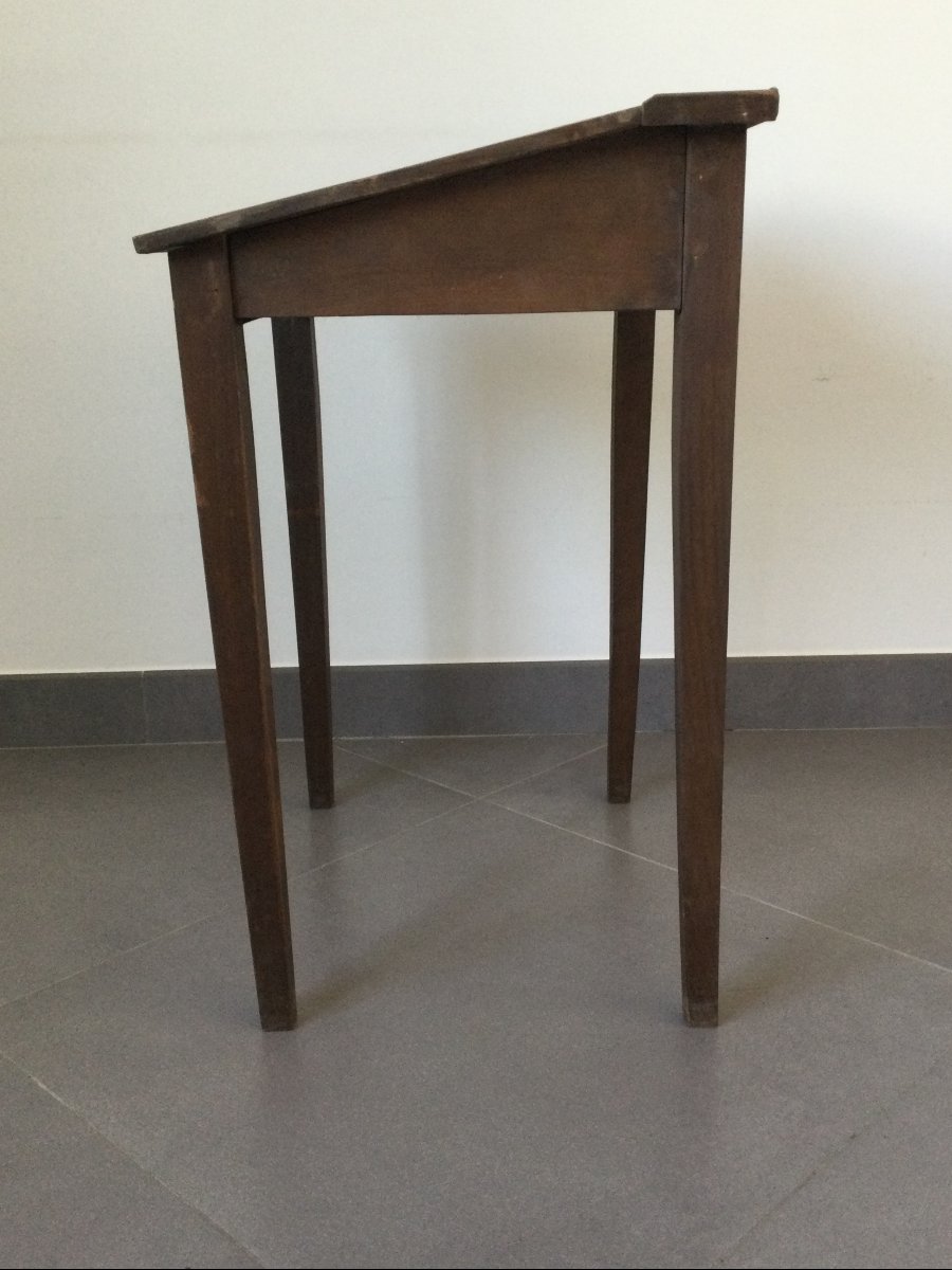 Small Children's Desk-photo-3