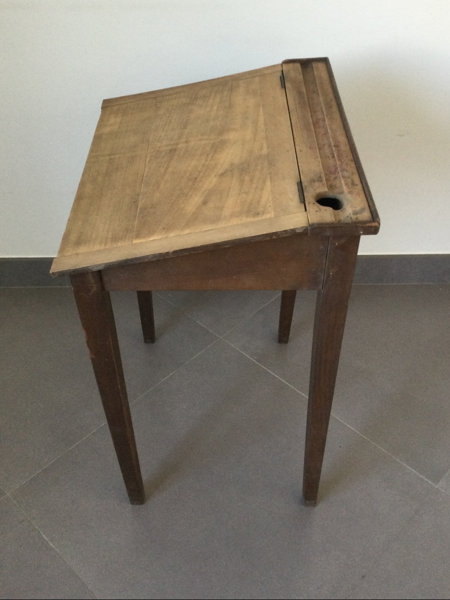 Small Children's Desk-photo-4