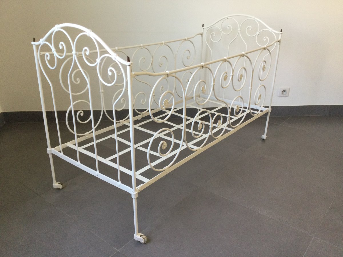 White Wrought-iron Folding Bed-photo-2
