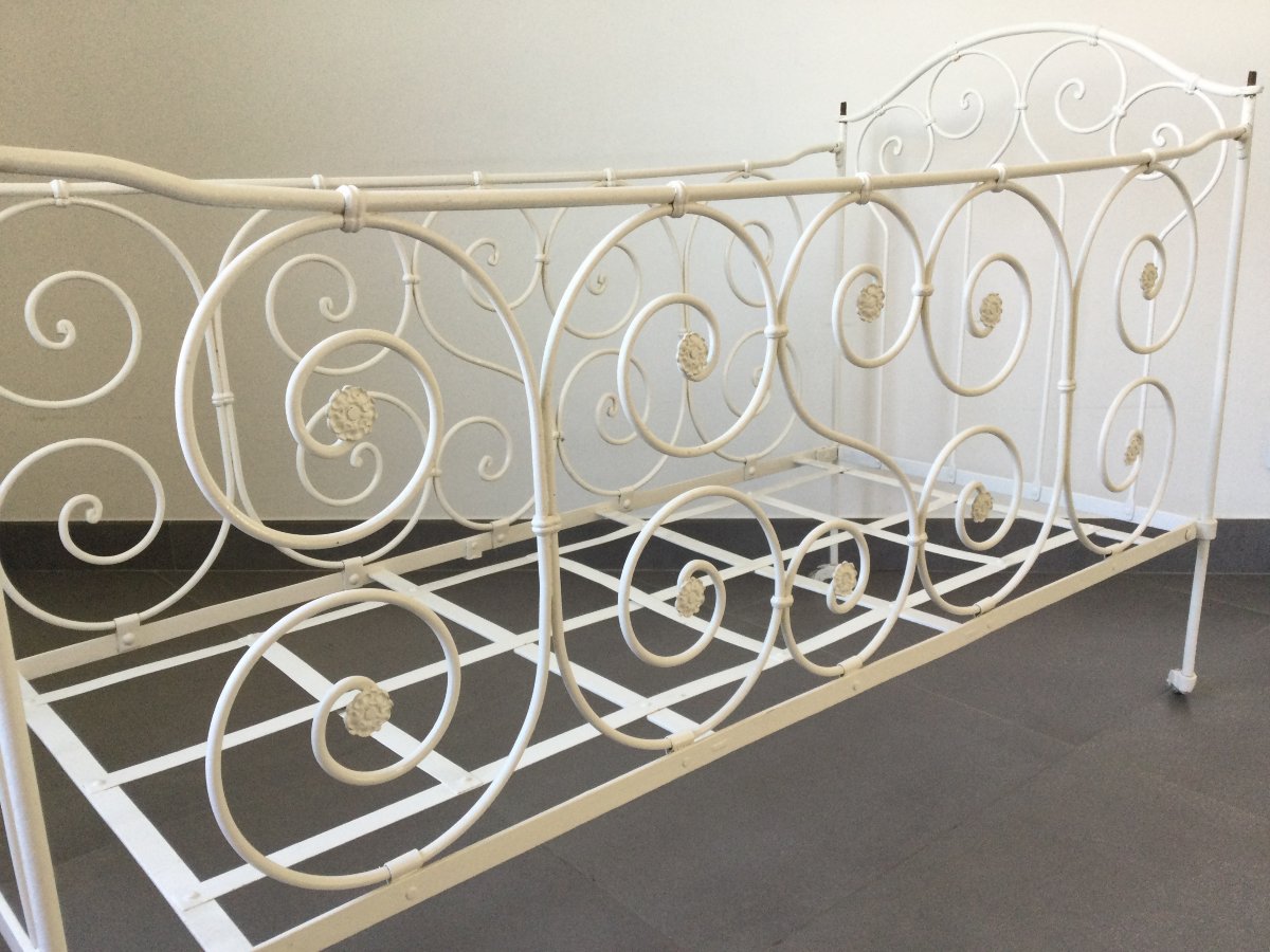 White Wrought-iron Folding Bed-photo-3