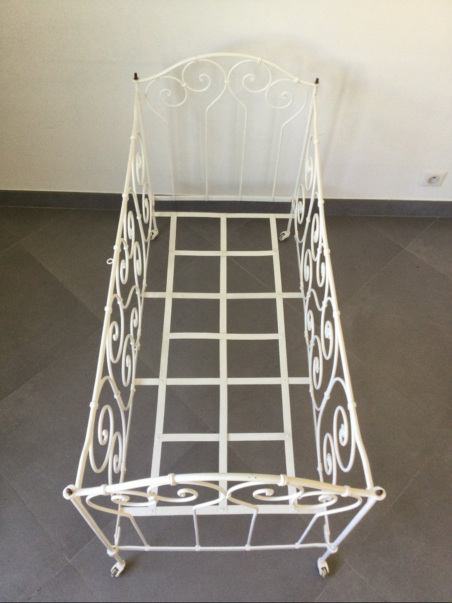 White Wrought-iron Folding Bed-photo-3