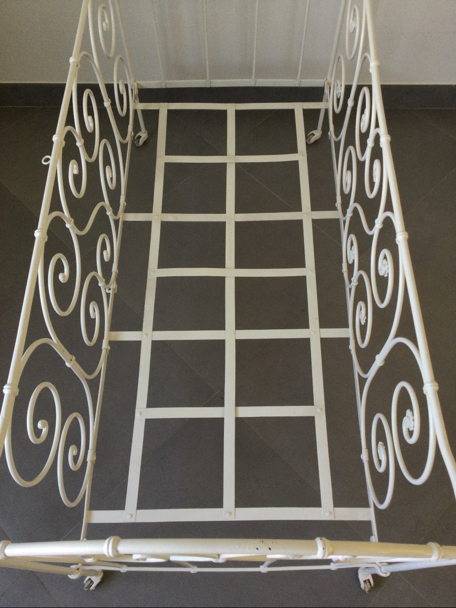 White Wrought-iron Folding Bed-photo-4