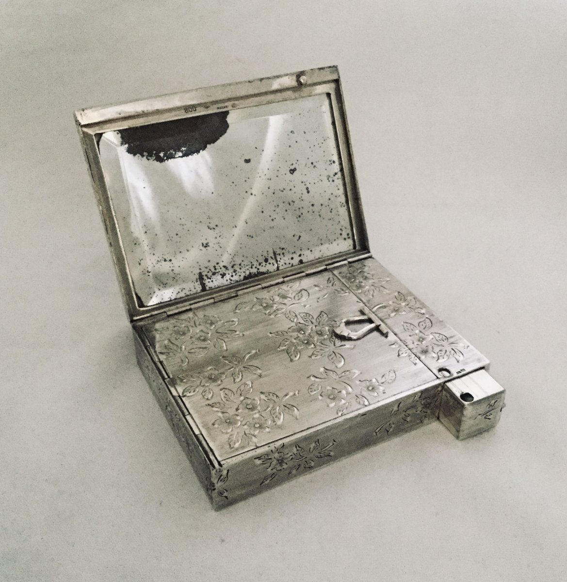 Silver Powder Box With Lipstick Case-photo-3