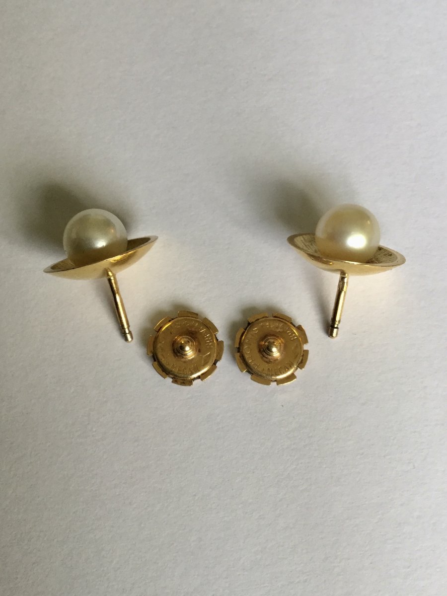 Pair Of Gold And Pearl Earrings-photo-2