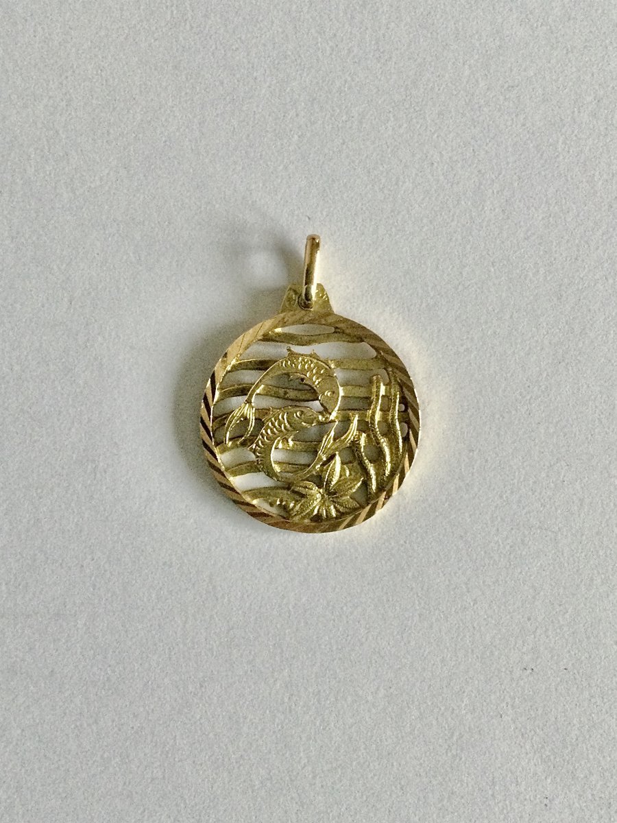 Art Nouveau Gold Fish Medal-photo-2