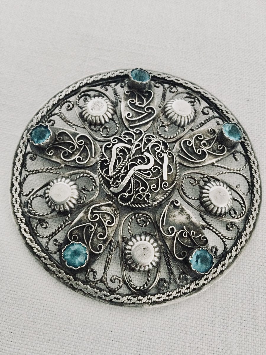 Brooch In Silver And Glassware