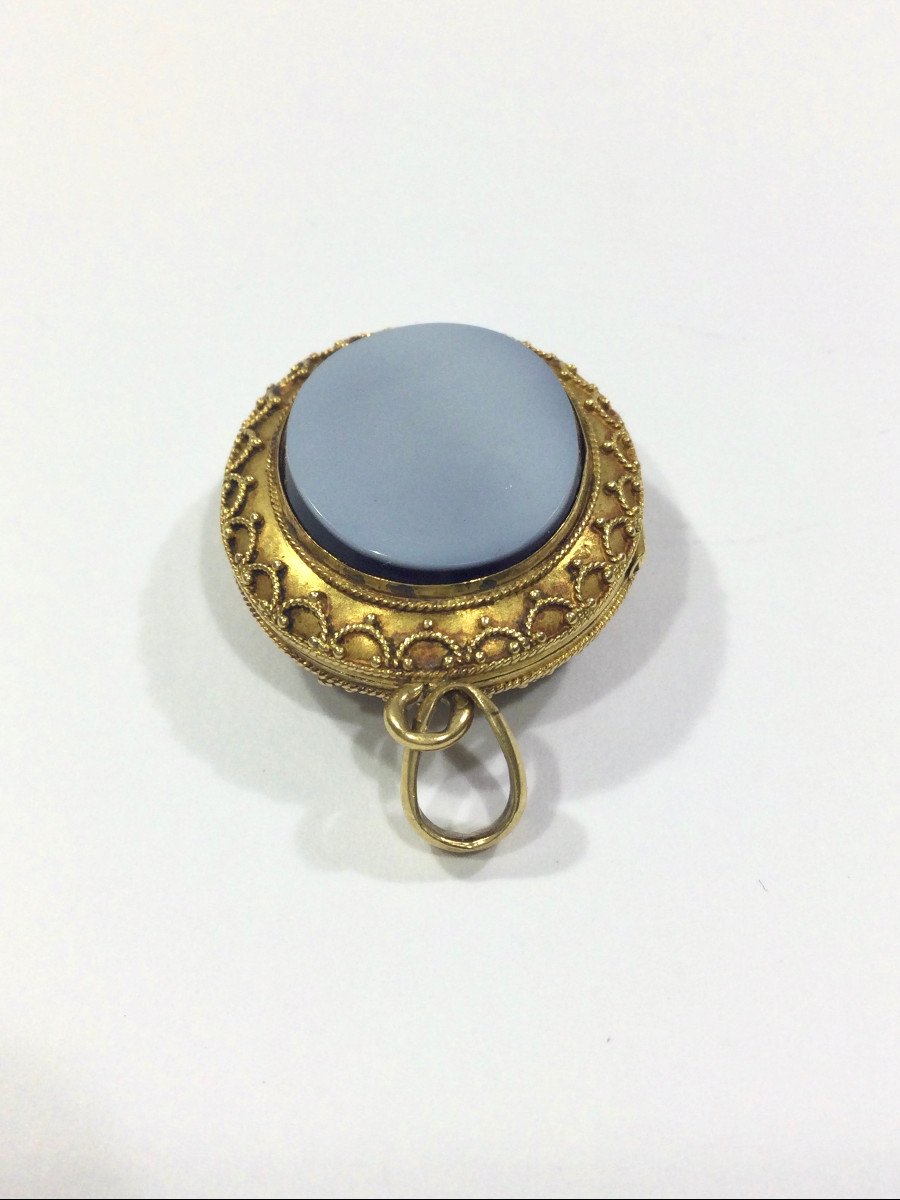 Photo Pendant In Gold And Onyx-photo-3