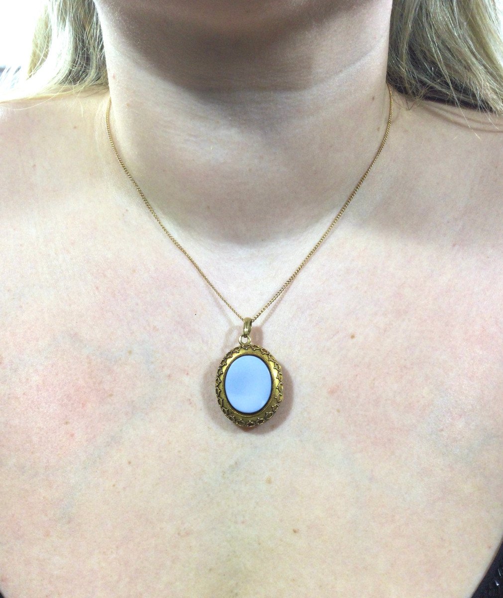 Photo Pendant In Gold And Onyx-photo-7