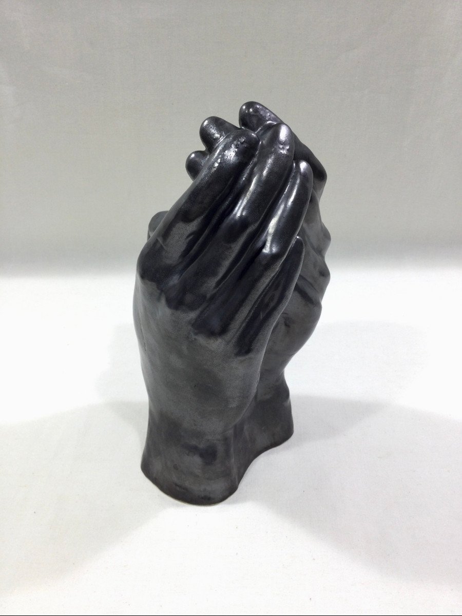 Vase With Intertwined Hands-photo-4