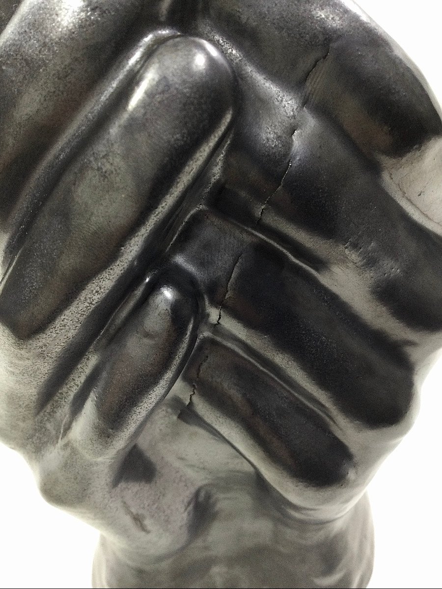 Vase With Intertwined Hands-photo-8