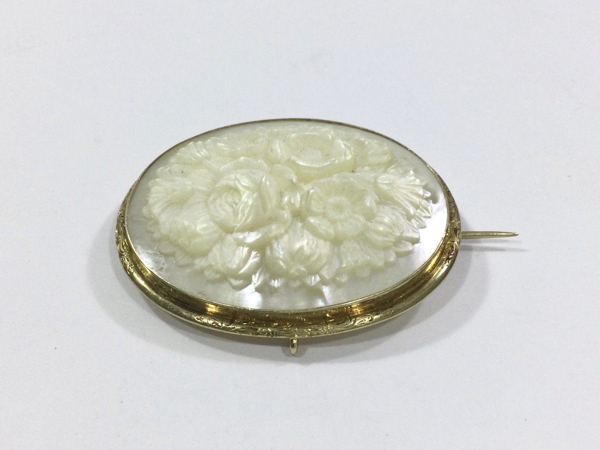 Gold And Mother Of Pearl Brooch-photo-3