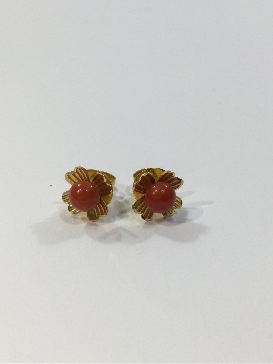 Pair Of Gold And Coral Earrings-photo-2