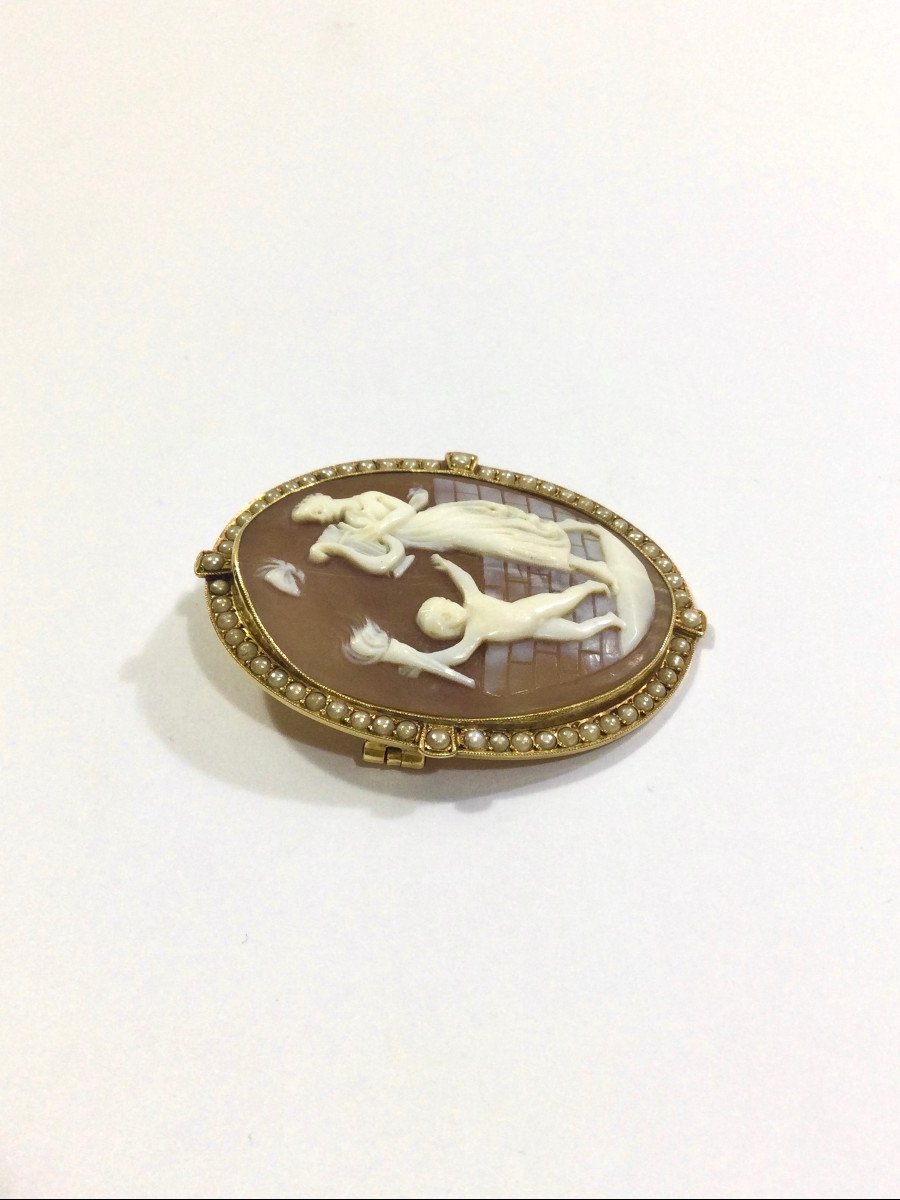 Shell And Pearl Cameo Brooch-photo-4