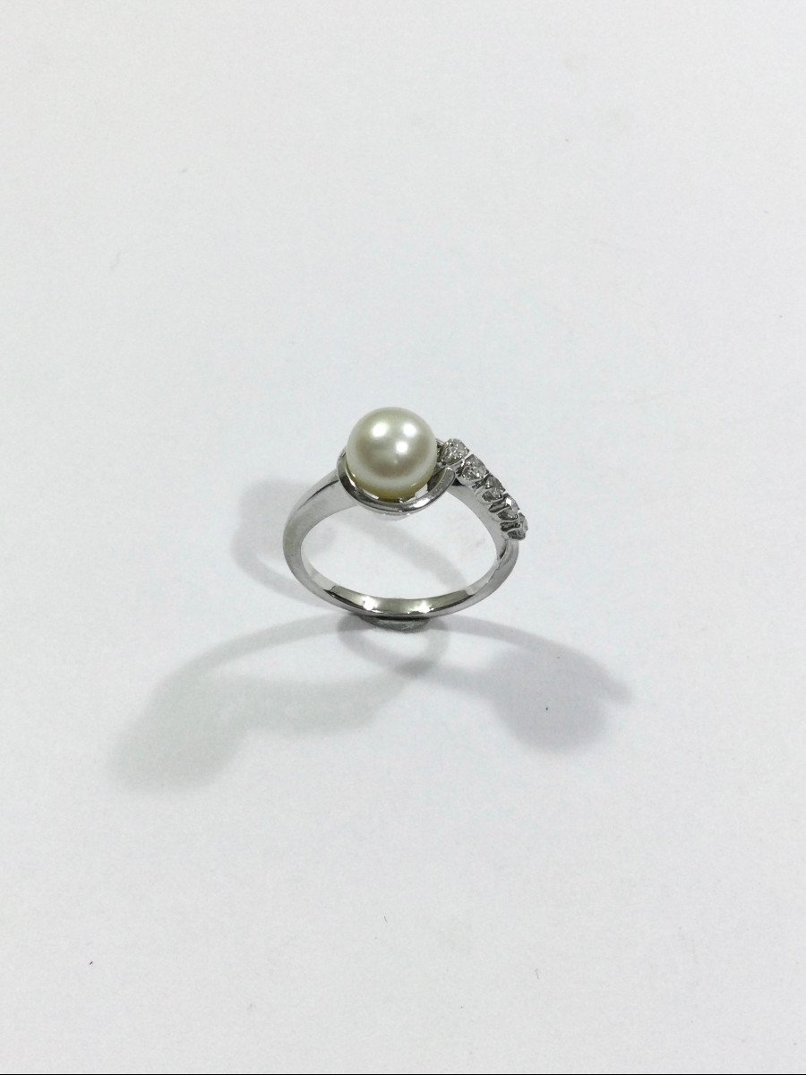 Ring In White Gold Pearl And Diamonds-photo-2