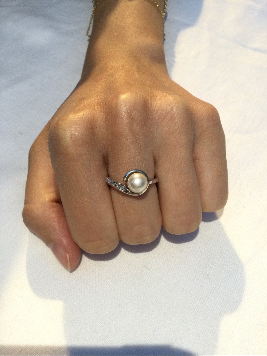 Ring In White Gold Pearl And Diamonds-photo-7