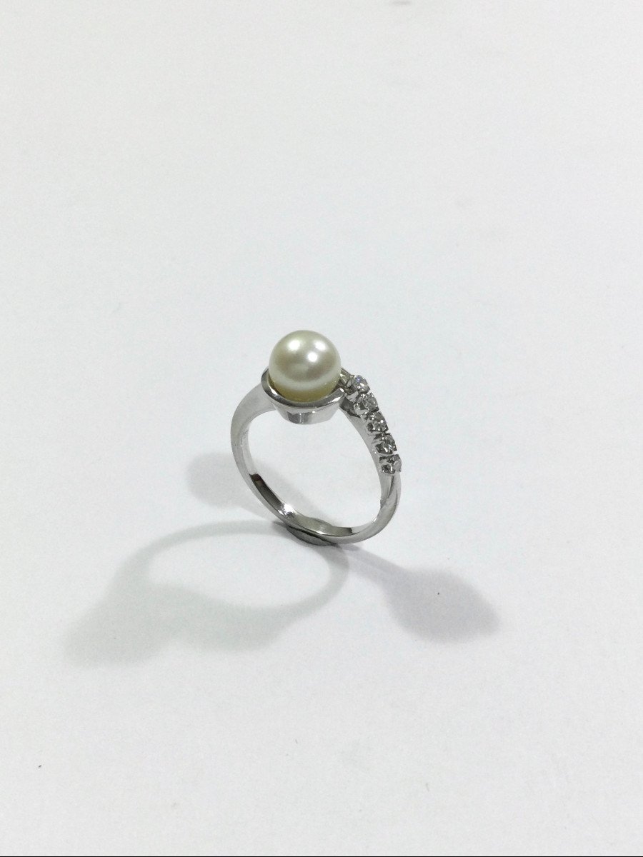 Ring In White Gold Pearl And Diamonds