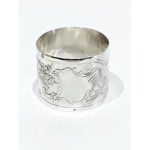 Rond de serviette en argent massif à décor d’entrelacs