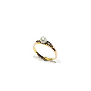 Rose Gold Pearl And Diamond Ring