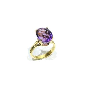 Gold And Amethyst Ring