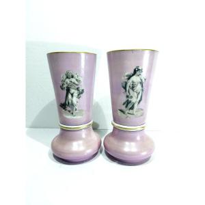 PAIRE DE VASE EN OPALINE ROSE