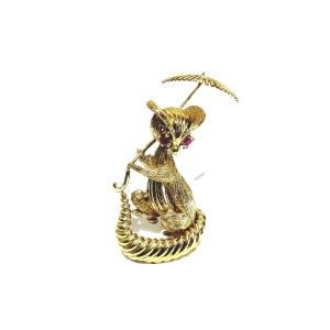 Broche à système écureuil en or 