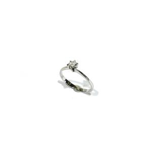 Solitaire en or blanc et diamant