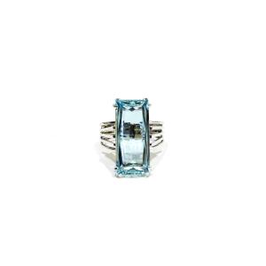 White Gold And Aquamarine Ring