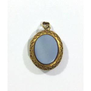 Photo Pendant In Gold And Onyx