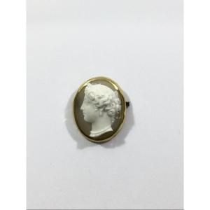 Agate Cameo Brooch