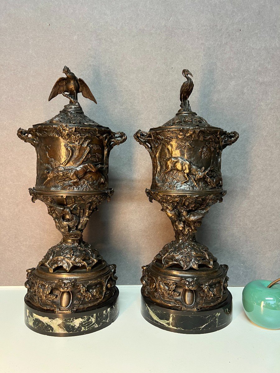 Paire De Vases Couvert En Bronze Sculpté De Pierre Jules Mène Daté 1860