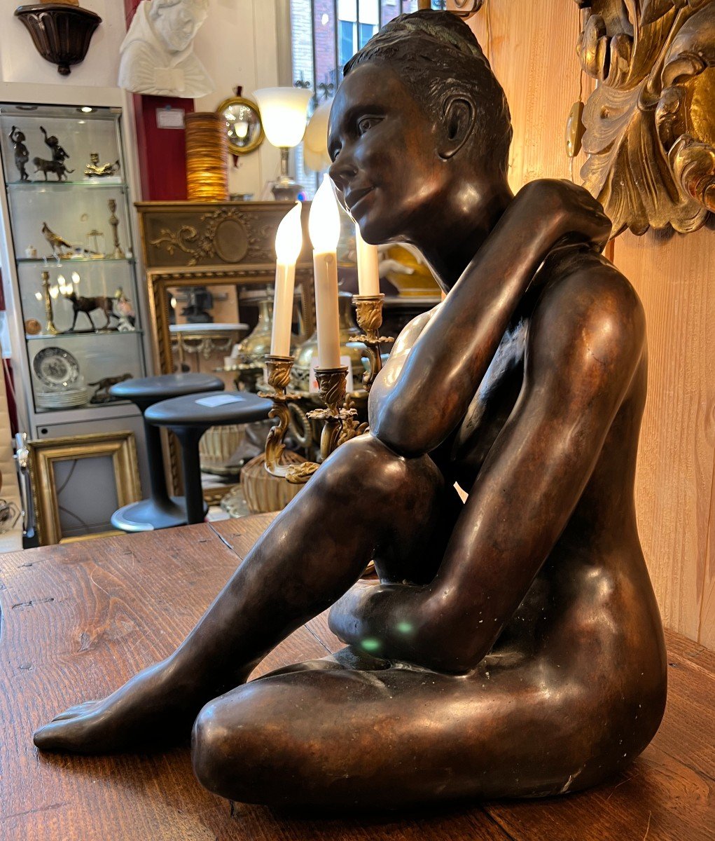 Marie-thérèse Beineix-mamecier Sculpture Bronze D’une Femme Assise
