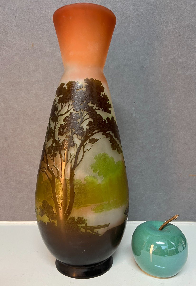 Grand Vase En Verre Multicouche Et Dégagé à L’acide, Signé Gallé En Camée, 40 Cm