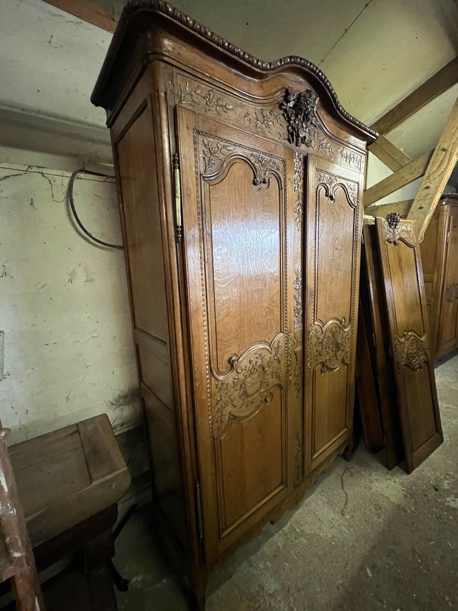 Very Beautiful And Old Norman Wedding Wardrobe, Bolbec, In Solid Blond Oak From The 19th Century -photo-3