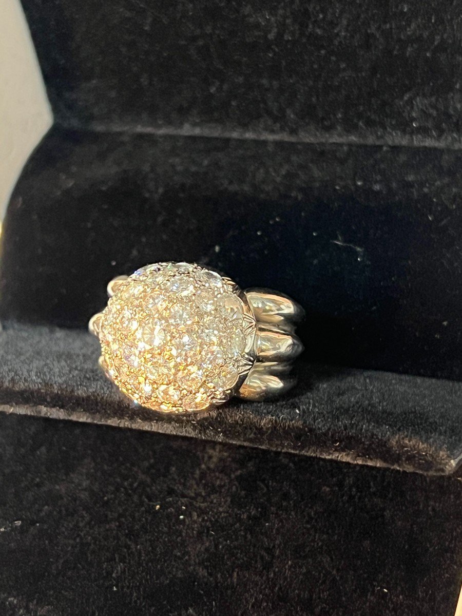 Très Belle Et Imposante Bague Dôme En Or Gris Formant Chevalière Pavé De Diamants-photo-2