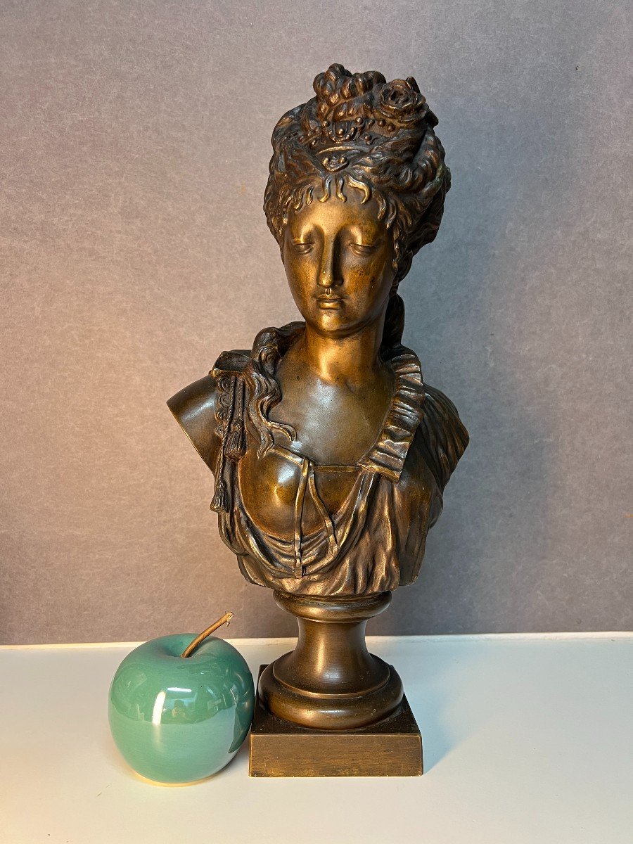 Bronze Sculpture Represents A Bust Of An Elegant Woman, Signed By The Artist Eugène Rousseau-photo-2